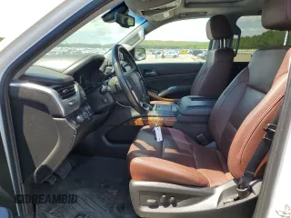 2019 Chevrolet Suburban Premier with VIN 1GNSKJKJ7KR339570, listed as a Copart auction lot 60350984 with 114,689 mi miles and Non Repairable. Bid and sale history available at DreamBid. Image 7.