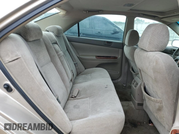2004 Toyota Camry LE with VIN 4T1BF32K94U584660, listed as a Copart auction lot 54546085 with 275,229 mi miles and Clean Title. Bid and sale history available at carsss.com. Image 10.
