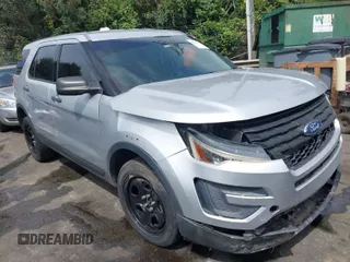 2016 Ford Utility Police Interceptor with VIN 1FM5K8AR5GGA04361, listed as a IAAI auction lot 40237610 with 126,853 mi miles. Bid and sale history available at carsss.com. Image 1.