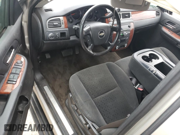 2008 Chevrolet Suburban 3LT z VIN 3GNFC160X8G198938, wystawiony jako Copart lot #83421604 z przebiegiem Nie podano mil oraz Szkoda całkowita • Salvage title. Historia ofert i sprzedaży dostępna na DreamBid. Obrazek 8.