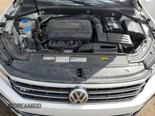 2017 Volkswagen Passat R-Line z VIN 1VWDT7A38HC052171, wystawiony jako Copart lot #55157965 z przebiegiem 82 371 mil mil oraz Szkoda całkowita • Salvage title. Historia ofert i sprzedaży dostępna na DreamBid. Obrazek 11.