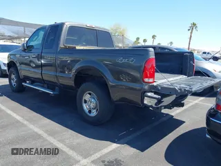 2006 Ford F-250 XL z VIN 1FTSX21516EC97026, wystawiony jako IAAI lot #41991940 z przebiegiem 169 841 mil mil oraz . Historia ofert i sprzedaży dostępna na DreamBid. Obrazek 3.