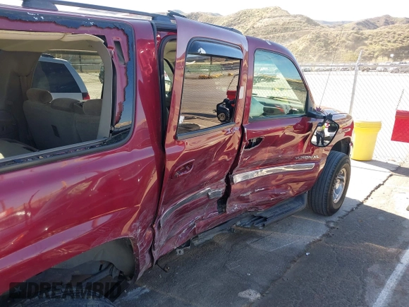 2006 GMC Yukon XL SLT with VIN 1GKFK16Z86J117882, listed as a IAAI auction lot 41825678 with 189,661 mi miles. Bid and sale history available at carsss.com. Image 6.
