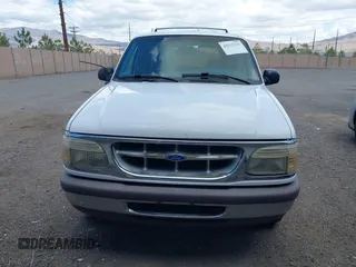 1995 Ford Explorer Eddie Bauer z VIN 1FMDU34X5SZB70346, wystawiony jako IAAI lot #42277331 z przebiegiem 131 026 mil mil oraz . Historia ofert i sprzedaży dostępna na DreamBid. Obrazek 6.