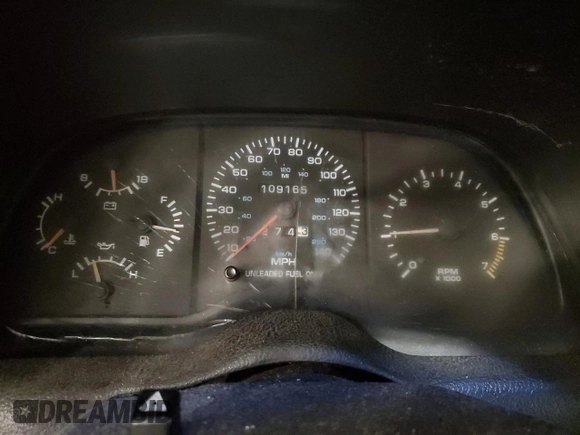 1995 Chrysler LeBaron z VIN 1C3EU4532SF539115, wystawiony jako Copart lot #85013184 z przebiegiem 109 165 mil mil oraz Szkody całkowita. Historia ofert i sprzedaży dostępna na DreamBid. Obrazek 9.