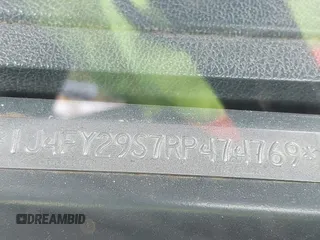 1994 Jeep Wrangler z VIN 1J4FY29S7RP474769, wystawiony jako IAAI lot #42283575 z przebiegiem 154 422 mil mil oraz . Historia ofert i sprzedaży dostępna na DreamBid. Obrazek 9.