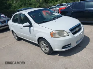 2011 Chevrolet Aveo 1LT z VIN KL1TD5DE7BB257725, wystawiony jako IAAI lot #42444416 z przebiegiem 171 529 mil mil oraz . Historia ofert i sprzedaży dostępna na DreamBid. Obrazek 1.