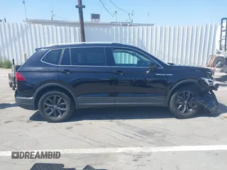 2022 Volkswagen Tiguan SE with VIN 3VV3B7AX3NM016534, listed as a IAAI auction lot 42354264 with 33,700 mi miles and . Bid and sale history available at DreamBid. Image 13.