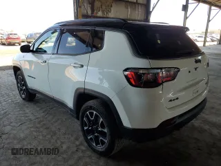 2019 Jeep Compass Trailhawk with VIN 3C4NJDDB2KT618268, listed as a Copart auction lot 53493015 with 77,287 mi miles and Clean Title. Bid and sale history available at carsss.com. Image 2.