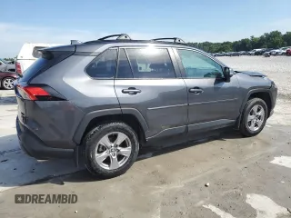 2022 Toyota RAV4 XLE z VIN 2T3P1RFV2NC277952, wystawiony jako Copart lot #61972445 z przebiegiem 46 798 mil mil oraz Szkoda całkowita • Salvage title. Historia ofert i sprzedaży dostępna na DreamBid. Obrazek 3.
