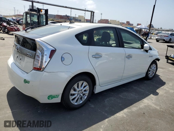 2014 Toyota Prius with VIN JTDKN3DP9E3053840, listed as a Copart auction lot 61880475 with 50,179 mi miles and Salvage title. Bid and sale history available at DreamBid. Image 3.