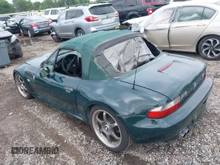 1999 BMW Z3 z VIN 4USCH3336XLF40956, wystawiony jako IAAI lot #41940092 z przebiegiem 198 612 mil mil oraz . Historia ofert i sprzedaży dostępna na DreamBid. Obrazek 3.