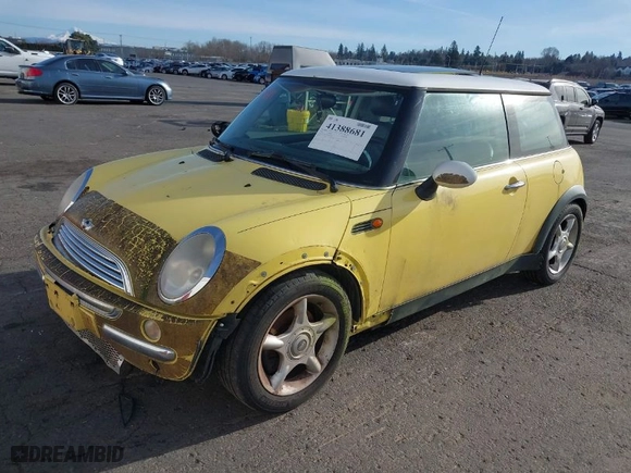 2003 MINI Cooper Hardtop with VIN WMWRC33463TE18371, listed as a IAAI auction lot 41388681 with 155,077 mi miles. Bid and sale history available at carsss.com. Image 2.