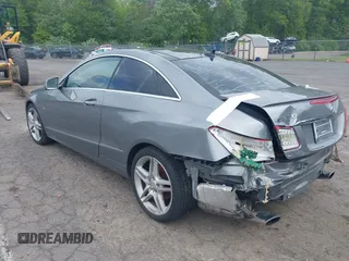 2012 Mercedes-Benz E 350 with VIN WDDKJ5KB4CF163470, listed as a IAAI auction lot 42298451 with 205,662 mi miles and . Bid and sale history available at DreamBid. Image 3.