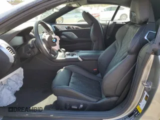 2020 BMW M8 Competition z VIN WBSDZ0C08LCD28171, wystawiony jako Copart lot #47561694 z przebiegiem Nie podano mil oraz . Historia ofert i sprzedaży dostępna na DreamBid. Obrazek 7.
