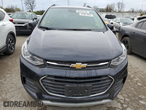 2022 Chevrolet Trax LT with VIN KL7CJLSM3NB547767, listed as a Copart auction lot 47861944 with 17,647 mi miles and Salvage Title. Bid and sale history available at carsss.com. Image 5.