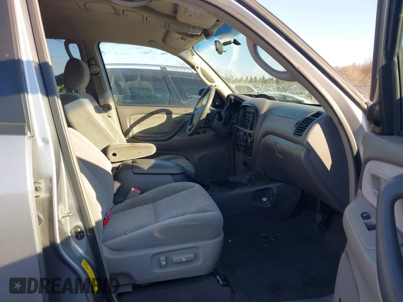 2005 Toyota Sequoia SR5 with VIN 5TDBT44A75S236420, listed as a IAAI auction lot 41296176 with 185,380 mi miles and . Bid and sale history available at DreamBid. Image 5.