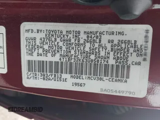 2003 Toyota Camry LE z VIN 4T1BF32K63U050174, wystawiony jako IAAI lot #42260843 z przebiegiem 210 486 mil mil oraz . Historia ofert i sprzedaży dostępna na DreamBid. Obrazek 9.