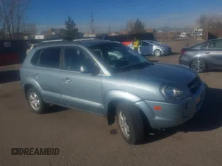 2007 Hyundai Tucson SE with VIN KM8JN72D47U591043, listed as a IAAI auction lot 41516429 with 111,902 mi miles and . Bid and sale history available at DreamBid. Image 1.
