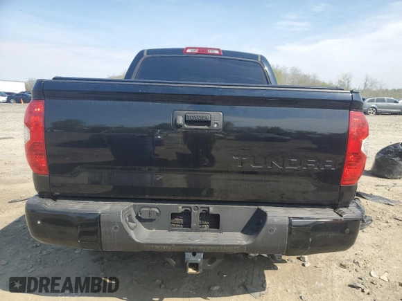 2017 Toyota Tundra Platinum z VIN 5TFAY5F18HX652085, wystawiony jako Copart lot #50601245 z przebiegiem 67 670 mil mil oraz Szkoda całkowita • Salvage title. Historia ofert i sprzedaży dostępna na DreamBid. Obrazek 6.
