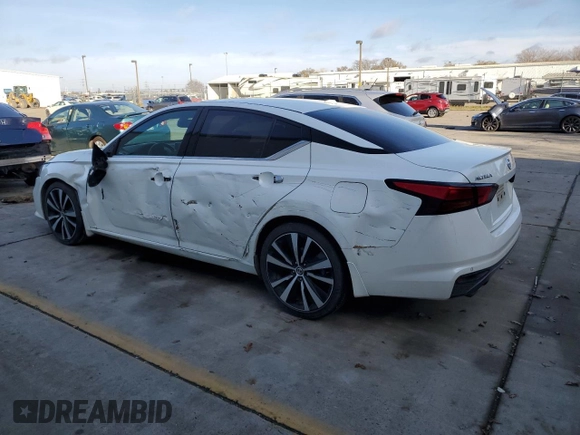 2019 Nissan Altima 2.5 Platinum with VIN 1N4BL4FVXKC110510, listed as a Copart auction lot 85307494 with 105,815 mi miles and Salvage Title. Bid and sale history available at carsss.com. Image 2.
