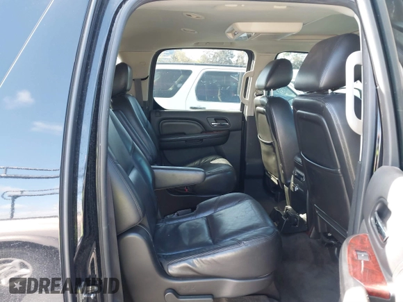 2011 Cadillac Escalade ESV Premium z VIN 1GYS4JEFXBR189541, wystawiony jako IAAI lot #41731883 z przebiegiem 106 023 mil mil oraz . Historia ofert i sprzedaży dostępna na DreamBid. Obrazek 8.