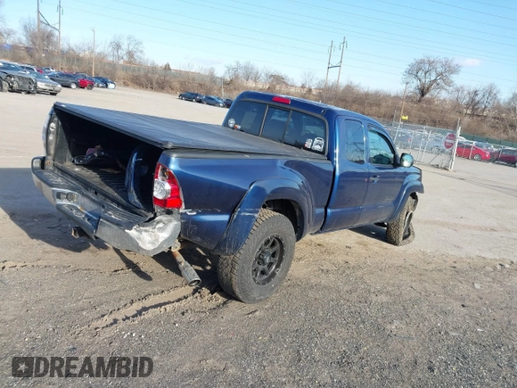 2008 Toyota Tacoma with VIN 5TEUU42N68Z533231, listed as a IAAI auction lot 41588789 with 114,423 mi miles and . Bid and sale history available at DreamBid. Image 4.