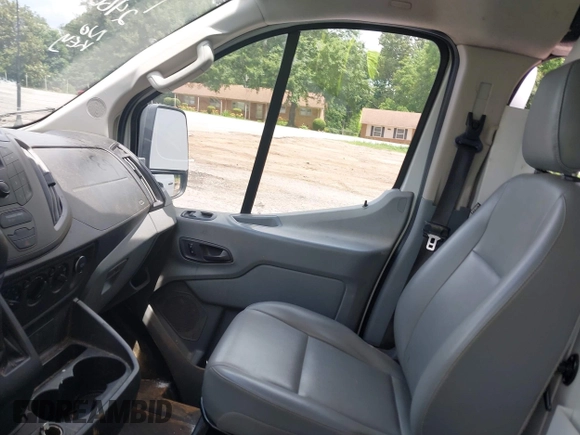 2018 Ford Transit с VIN 1FTYR1ZM8JKA50770, выставлен на аукционе IAAI как лот 42422460 с пробегом 148 735 миль миль и . История ставок и продаж доступна на DreamBid. Изображение 5.