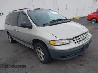 2000 Chrysler Voyager SE z VIN 1C4GJ44G3YB747909, wystawiony jako IAAI lot #40868300 z przebiegiem 189 875 mil mil oraz . Historia ofert i sprzedaży dostępna na DreamBid. Obrazek 1.