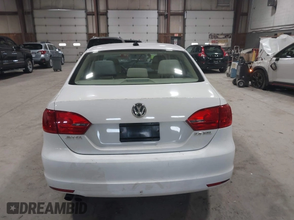2011 Volkswagen Jetta SEL with VIN 3VWLZ7AJ3BM392813, listed as a IAAI auction lot 41922952 with 194,533 mi miles and . Bid and sale history available at DreamBid. Image 16.