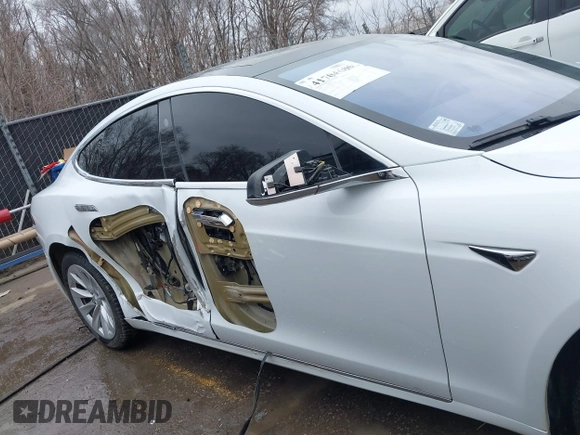 2018 Tesla Model S 75D with VIN 5YJSA1E2XJF274766, listed as a IAAI auction lot 41704600 with 164,066 mi miles and . Bid and sale history available at DreamBid. Image 6.