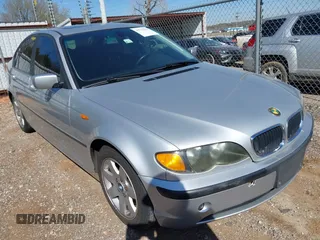 2003 BMW 3 Series 325i with VIN WBAAZ33443PH32847, listed as a IAAI auction lot 41754298 with 165,494 mi miles. Bid and sale history available at carsss.com. Image 1.