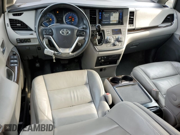 2017 Toyota Sienna XLE Auto Access Seat z VIN 5TDYZ3DC5HS772503, wystawiony jako Copart lot #54207045 z przebiegiem 158 251 mil mil oraz Szkody całkowita. Historia ofert i sprzedaży dostępna na DreamBid. Obrazek 8.