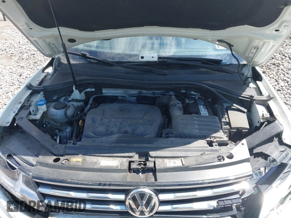 2018 Volkswagen Tiguan SEL with VIN 3VV3B7AX2JM060292, listed as a IAAI auction lot 42274534 with 97,604 mi miles and . Bid and sale history available at DreamBid. Image 10.
