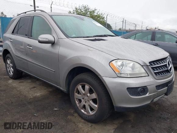 2007 Mercedes-Benz M 350 with VIN 4JGBB86EX7A224705, listed as a IAAI auction lot 41923857 with 149,751 mi miles and . Bid and sale history available at DreamBid. Image 1.