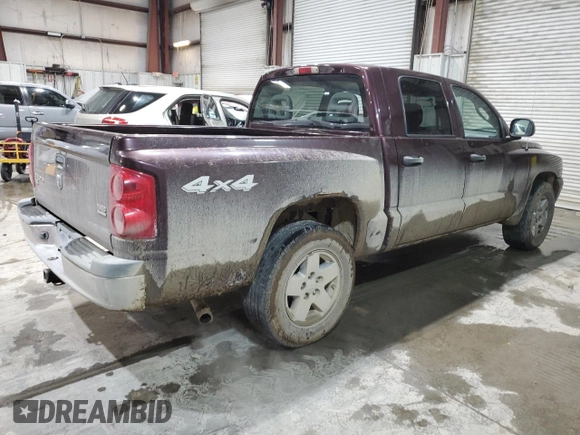 2005 Dodge Dakota SLT z VIN 1D7HW48N85S309502, wystawiony jako Copart lot #44729525 z przebiegiem 126 375 mil mil oraz Szkoda całkowita • Salvage title. Historia ofert i sprzedaży dostępna na DreamBid. Obrazek 3.