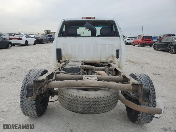 2001 Chevrolet Silverado 2500 with VIN 1GBGC24U41Z314217, listed as a Copart auction lot 81843334 with 0 mi miles and Salvage Title. Bid and sale history available at carsss.com. Image 6.