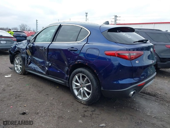 2019 Alfa Romeo Stelvio Ti with VIN ZASPAKBN4K7C43201, listed as a IAAI auction lot 41121052 with 32,768 mi miles. Bid and sale history available at carsss.com. Image 3.