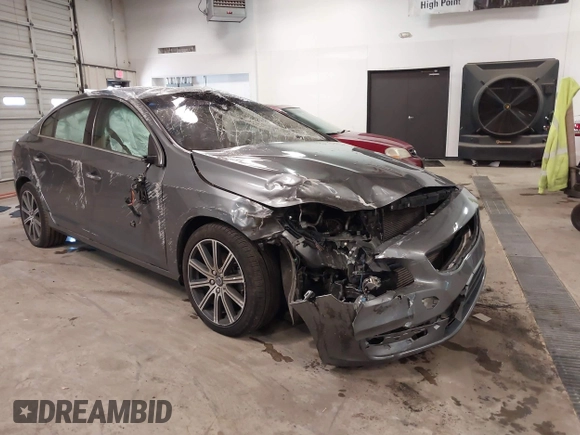 2017 Volvo S60 Inscription with VIN LYV402HK1HB129530, listed as a IAAI auction lot 41381620 with 53,031 mi miles. Bid and sale history available at carsss.com. Image 1.