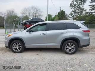 2014 Toyota Highlander XLE with VIN 5TDKKRFH3ES035284, listed as a IAAI auction lot 41909877 with 112,468 mi miles. Bid and sale history available at carsss.com. Image 14.