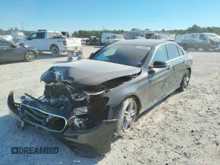 2018 Mercedes-Benz E-Class E 300 with VIN WDDZF4JB0JA381136, listed as a Copart auction lot 61482482 with 46,512 mi miles. Bid and sale history available at carsss.com. Image 2.