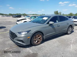 2020 Hyundai Sonata SEL z VIN 5NPEF4JA4LH060325, wystawiony jako IAAI lot #41957739 z przebiegiem 81 048 mil mil oraz . Historia ofert i sprzedaży dostępna na DreamBid. Obrazek 2.