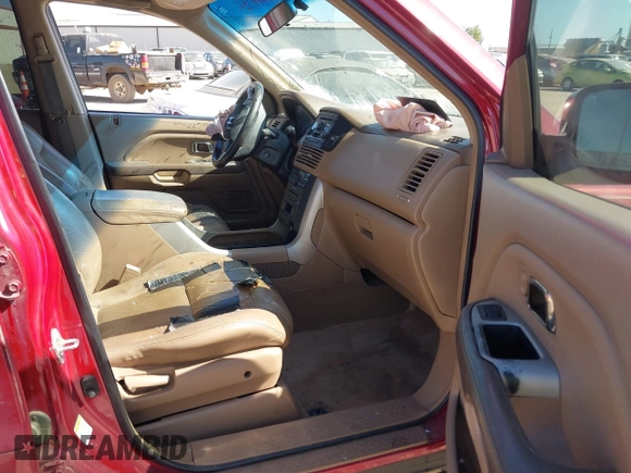 2005 Honda Pilot EX-L with VIN 5FNYF18505B022497, listed as a IAAI auction lot 41994385 with 199,143 mi miles. Bid and sale history available at carsss.com. Image 5.