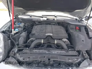 2016 Porsche Cayenne GTS z VIN WP1AD2A27GLA76018, wystawiony jako IAAI lot #42209515 z przebiegiem 49 432 mil mil oraz . Historia ofert i sprzedaży dostępna na DreamBid. Obrazek 10.