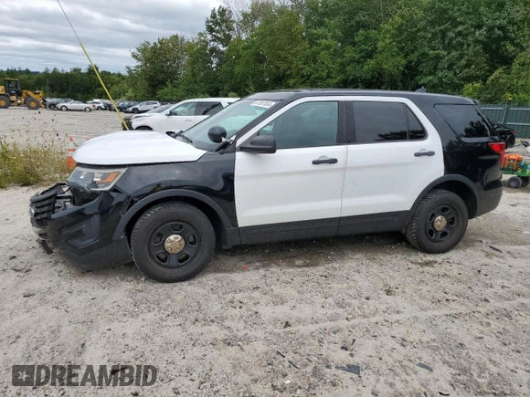 2016 Ford Utility Police Interceptor with VIN 1FM5K8AR6GGA52810, listed as a Copart auction lot 67097654 with 105,562 mi miles and Salvage Title. Bid and sale history available at carsss.com. Image 1.