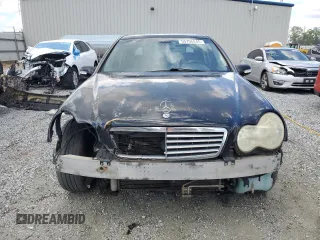 2003 Mercedes-Benz C 240 z VIN WDBRF61J93E013383, wystawiony jako Copart lot #55706845 z przebiegiem 201 576 mil mil oraz Szkoda całkowita • Salvage title. Historia ofert i sprzedaży dostępna na DreamBid. Obrazek 5.