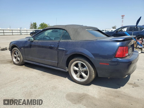 2002 Ford Mustang GT Deluxe z VIN 1FAFP45X22F101551, wystawiony jako Copart lot #55184645 z przebiegiem 137 971 mil mil oraz Szkoda całkowita • Salvage title. Historia ofert i sprzedaży dostępna na DreamBid. Obrazek 2.