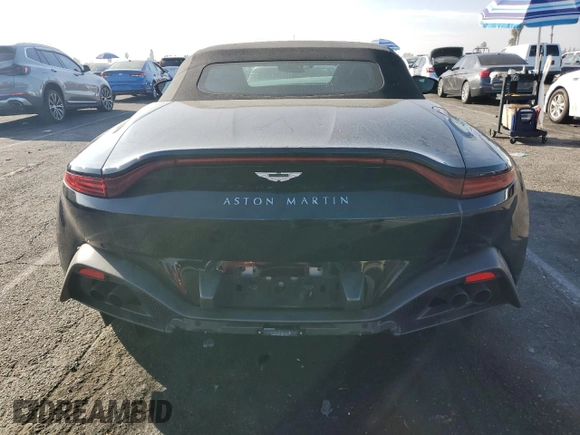 2023 Aston Martin Vantage z VIN SCFSMGBW8PGP07034, wystawiony jako Copart lot #83069914 z przebiegiem Nie podano mil oraz Szkody całkowita. Historia ofert i sprzedaży dostępna na DreamBid. Obrazek 6.