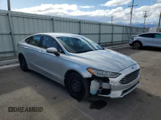 2019 Ford Fusion S with VIN 3FA6P0G71KR104255, listed as a Copart auction lot 47072525 with 69,447 mi miles and Clean Title. Bid and sale history available at carsss.com. Image 4.