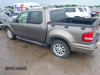 2007 Ford Explorer Sport Trac Limited z VIN 1FMEU33K77UA30264, wystawiony jako IAAI lot #42378051 z przebiegiem 248 960 mil mil oraz . Historia ofert i sprzedaży dostępna na DreamBid. Obrazek 3.